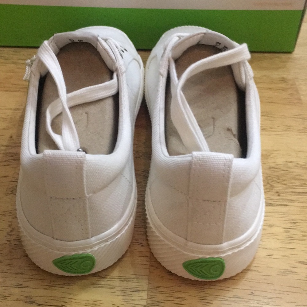 Cariuma OCA Low Off White Canvas Sneaker With Extra Insoles Sz 9 - Picture 5 of 13